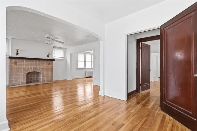 3011-3013 Pioneer Ave, Brookline, PA 15226