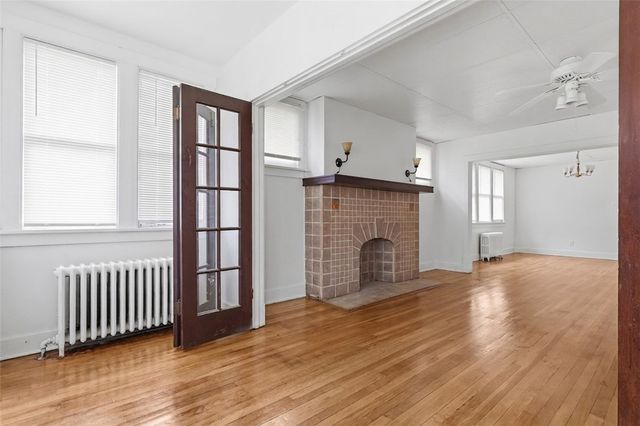 3011-3013 Pioneer Ave, Brookline, PA 15226