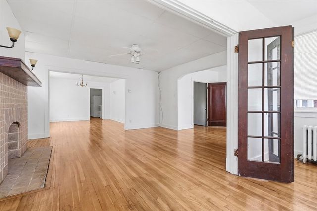 3011-3013 Pioneer Ave, Brookline, PA 15226