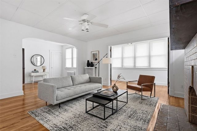 3011-3013 Pioneer Ave, Brookline, PA 15226