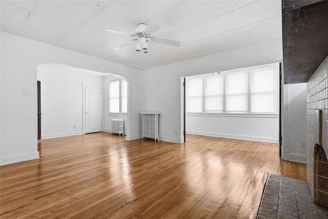 3011-3013 Pioneer Ave, Brookline, PA 15226