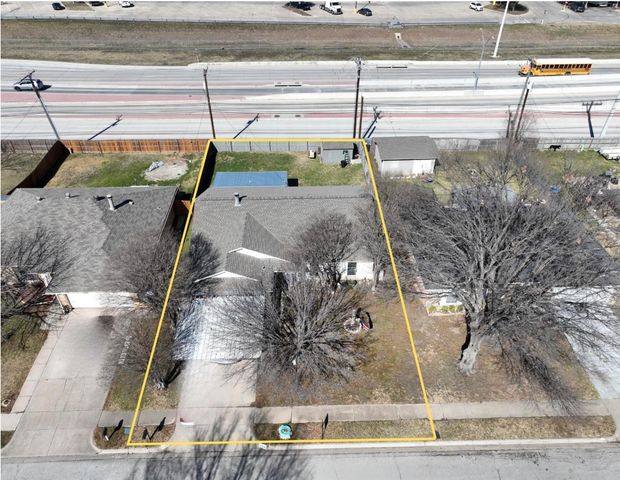 1324 N Creek Drive, Saginaw, TX 76179