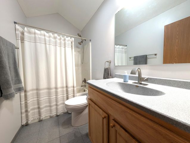 7664 Denunes Road, Johnstown, OH 43031