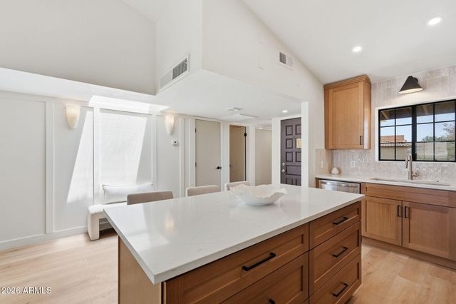 8344 N 21ST Drive I211, Phoenix, AZ 85021