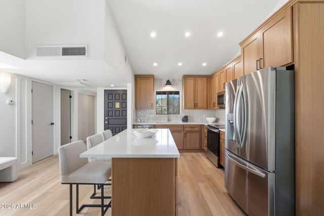 8344 N 21ST Drive I211, Phoenix, AZ 85021