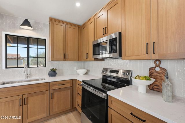 8344 N 21ST Drive I211, Phoenix, AZ 85021