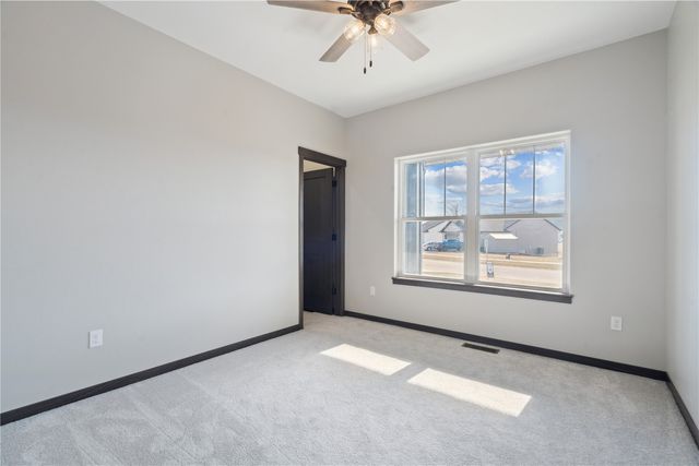 718 Pointer Circle, Center Point, IA 52213