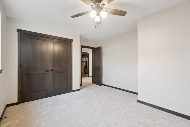 718 Pointer Circle, Center Point, IA 52213
