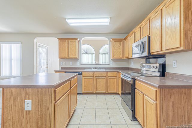 9518 Anderson Way, Converse, TX 78109