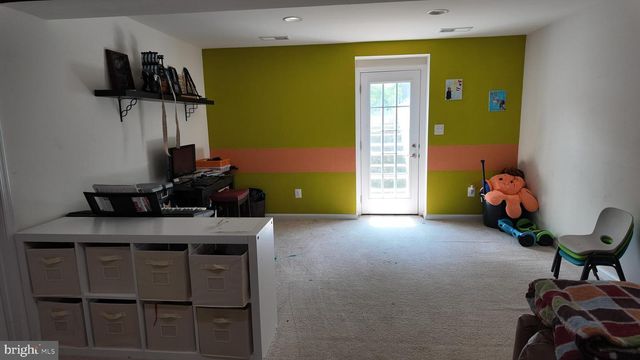 91 EISENTOWN DR, Lovettsville, VA 20180