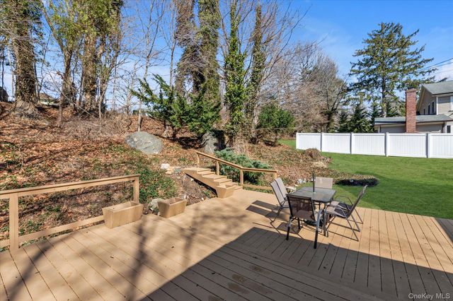 10 Sycamore Road, Glen Cove, NY 11542