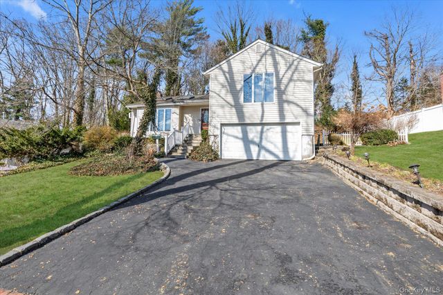 10 Sycamore Road, Glen Cove, NY 11542