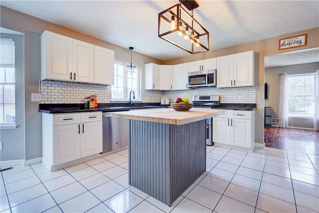 55 Cassandra Circle, Chili, NY 14428