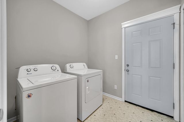 2406 Caspian Lane, Valparaiso, IN 46385