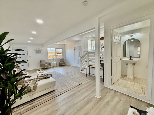 94-341 Honowai Street, Waipahu, HI 96797