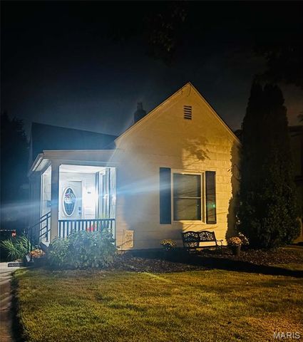 834 Douglas Street, Alton, IL 62002