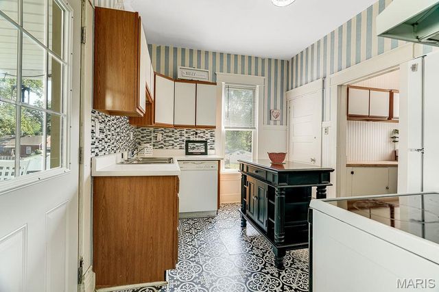 834 Douglas Street, Alton, IL 62002