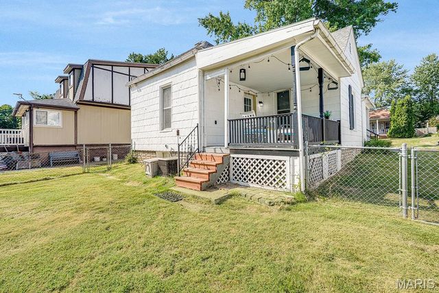 834 Douglas Street, Alton, IL 62002