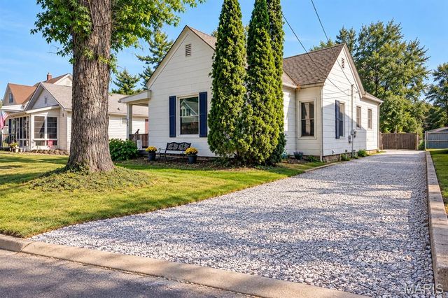 834 Douglas Street, Alton, IL 62002