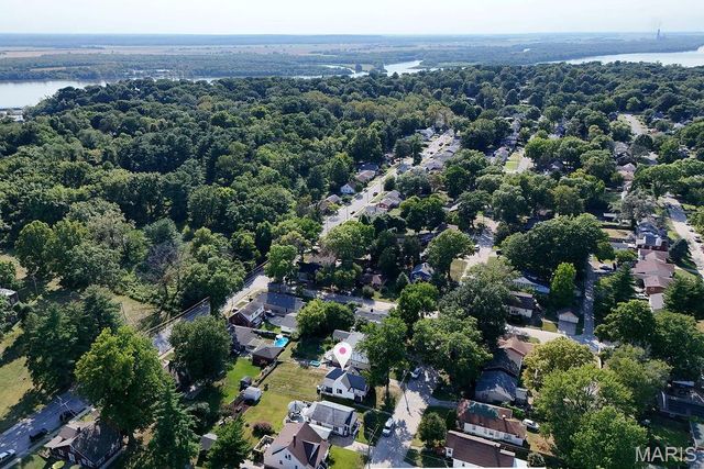 834 Douglas Street, Alton, IL 62002