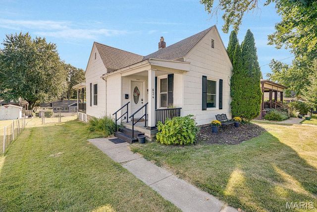 834 Douglas Street, Alton, IL 62002