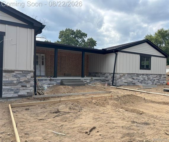 6119 N Ashland Street, Commerce Charter Township, MI 48382