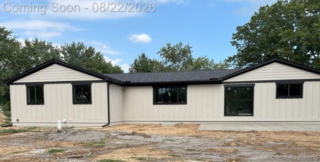 6119 N Ashland Street, Commerce Charter Township, MI 48382