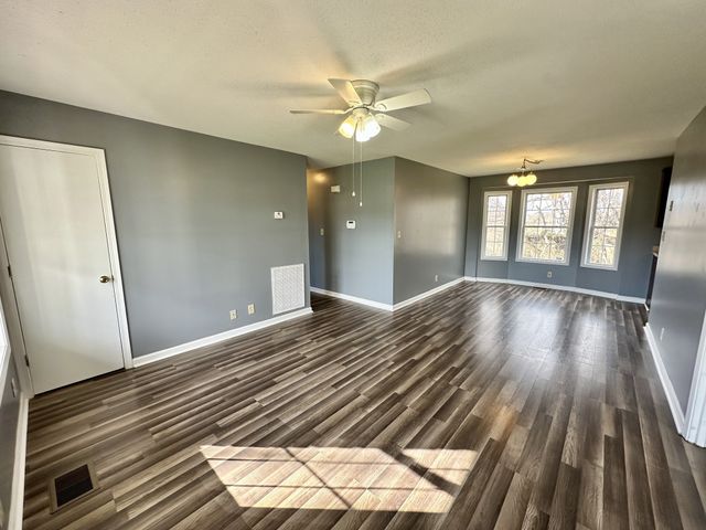 436 Sideline Dr, Oak Grove, KY 42262