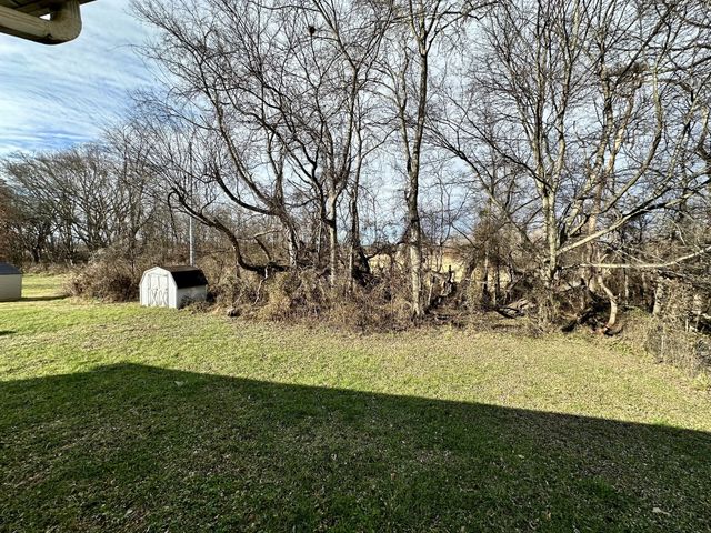 436 Sideline Dr, Oak Grove, KY 42262