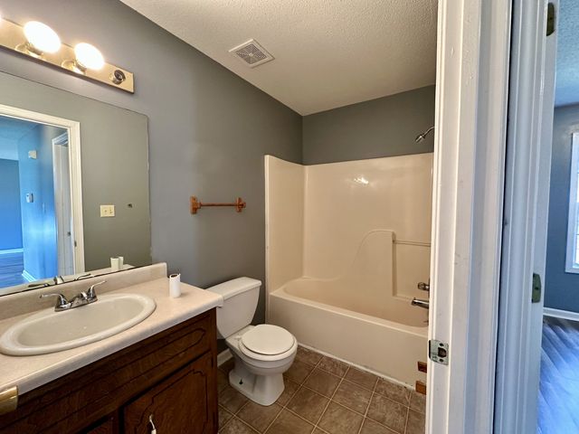 436 Sideline Dr, Oak Grove, KY 42262