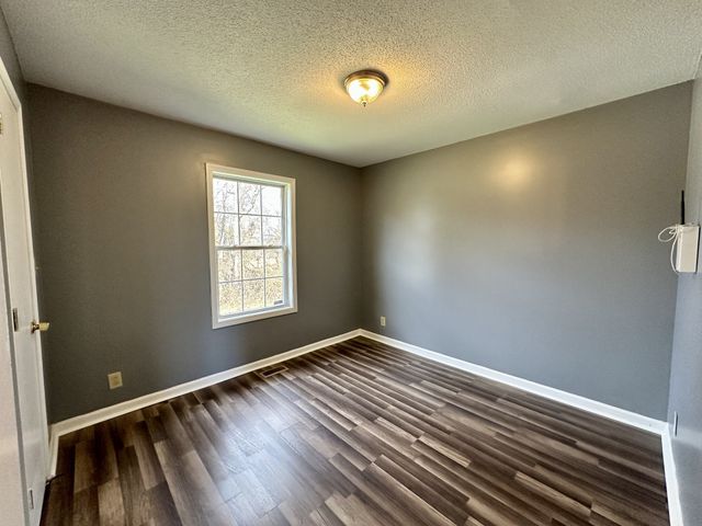 436 Sideline Dr, Oak Grove, KY 42262