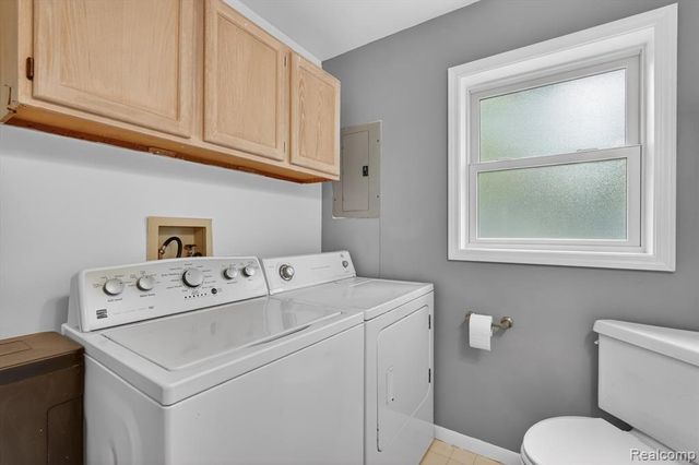 403 Pond Street, Pinckney, MI 48169