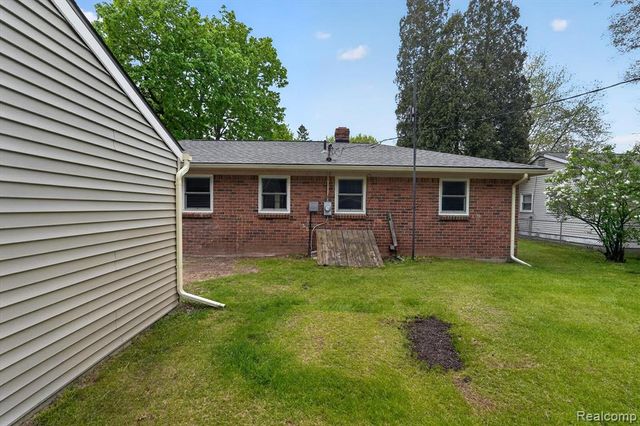 403 Pond Street, Pinckney, MI 48169