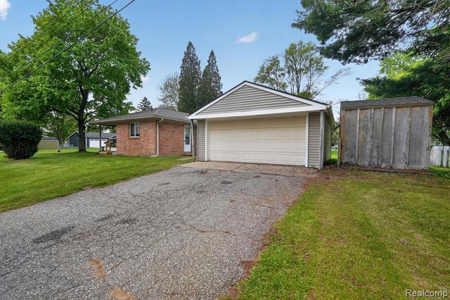 403 Pond Street, Pinckney, MI 48169