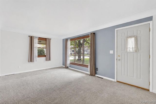 403 Pond Street, Pinckney, MI 48169