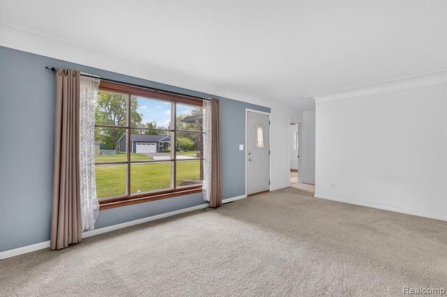 403 Pond Street, Pinckney, MI 48169