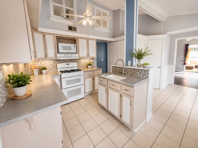 263 Dalewood Avenue, Wood Dale, IL 60191
