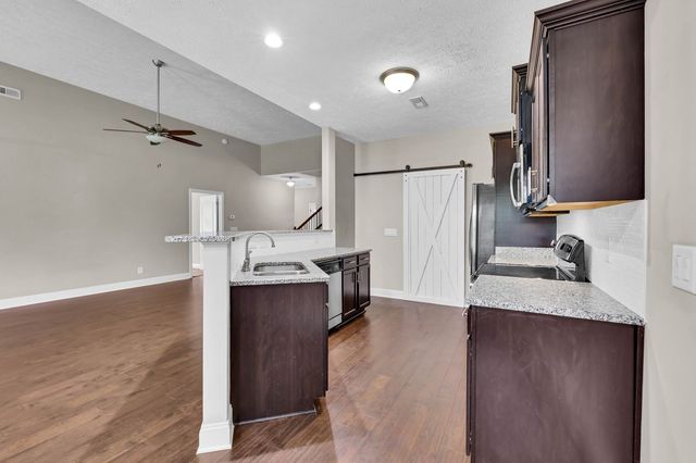 987 Promenade Dr, Adams, TN 37010