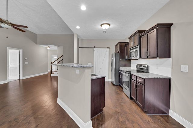 987 Promenade Dr, Adams, TN 37010