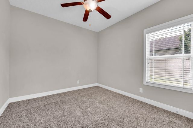 987 Promenade Dr, Adams, TN 37010