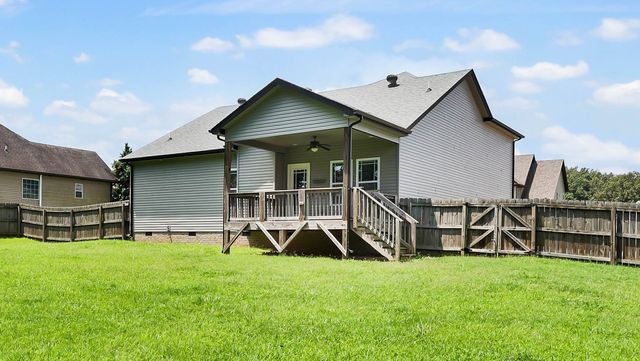 987 Promenade Dr, Adams, TN 37010