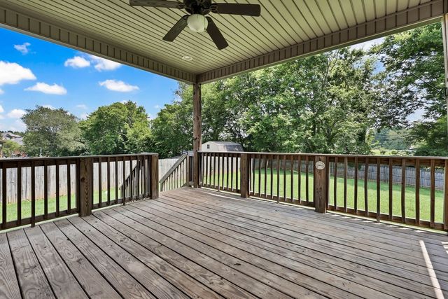 987 Promenade Dr, Adams, TN 37010