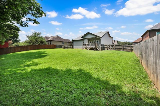 987 Promenade Dr, Adams, TN 37010