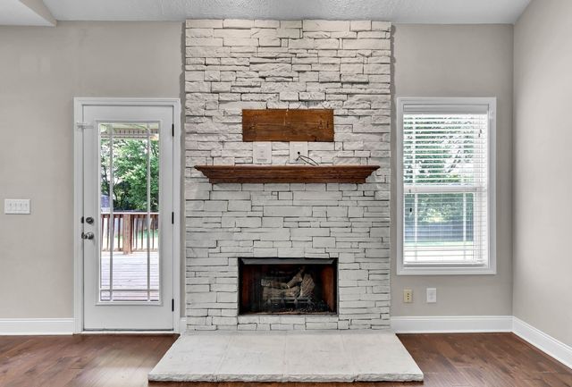 987 Promenade Dr, Adams, TN 37010