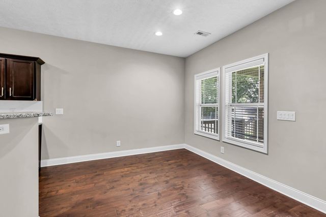 987 Promenade Dr, Adams, TN 37010