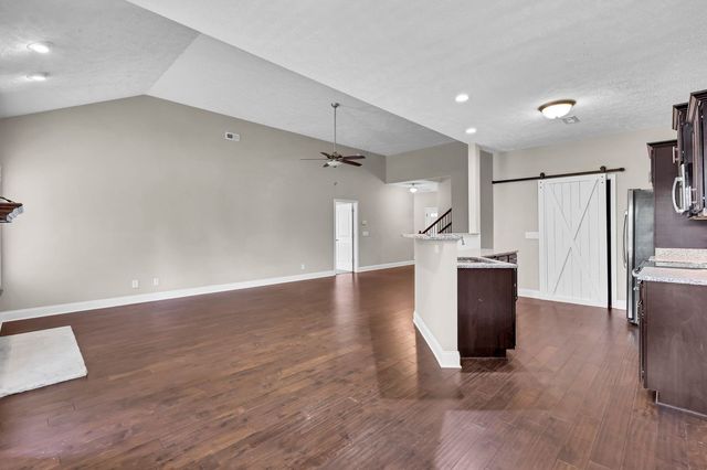 987 Promenade Dr, Adams, TN 37010
