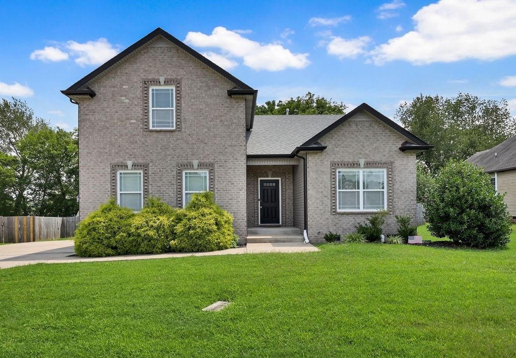 987 Promenade Dr, Adams, TN 37010