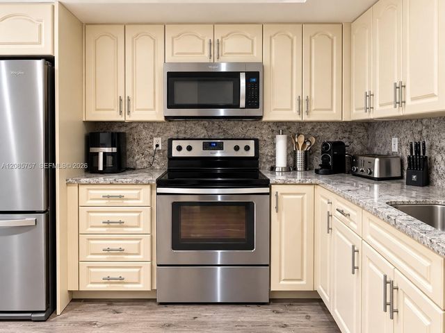 16051 Blatt Boulevard 112, Weston, FL 33326