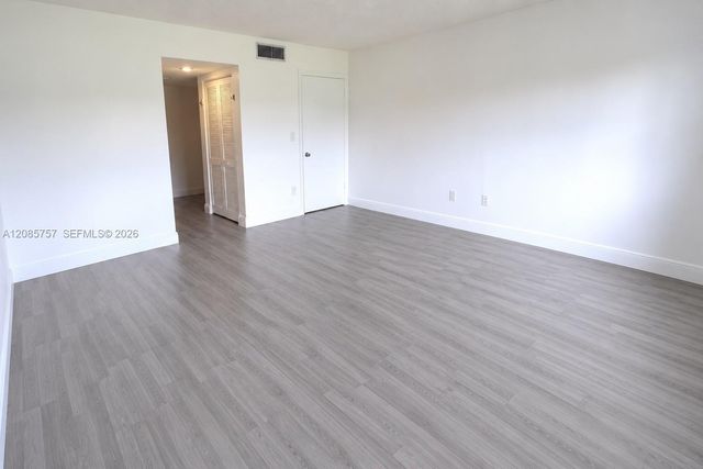 16051 Blatt Boulevard 112, Weston, FL 33326