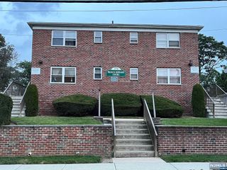 274 Park Street 16, Hackensack, NJ 07601